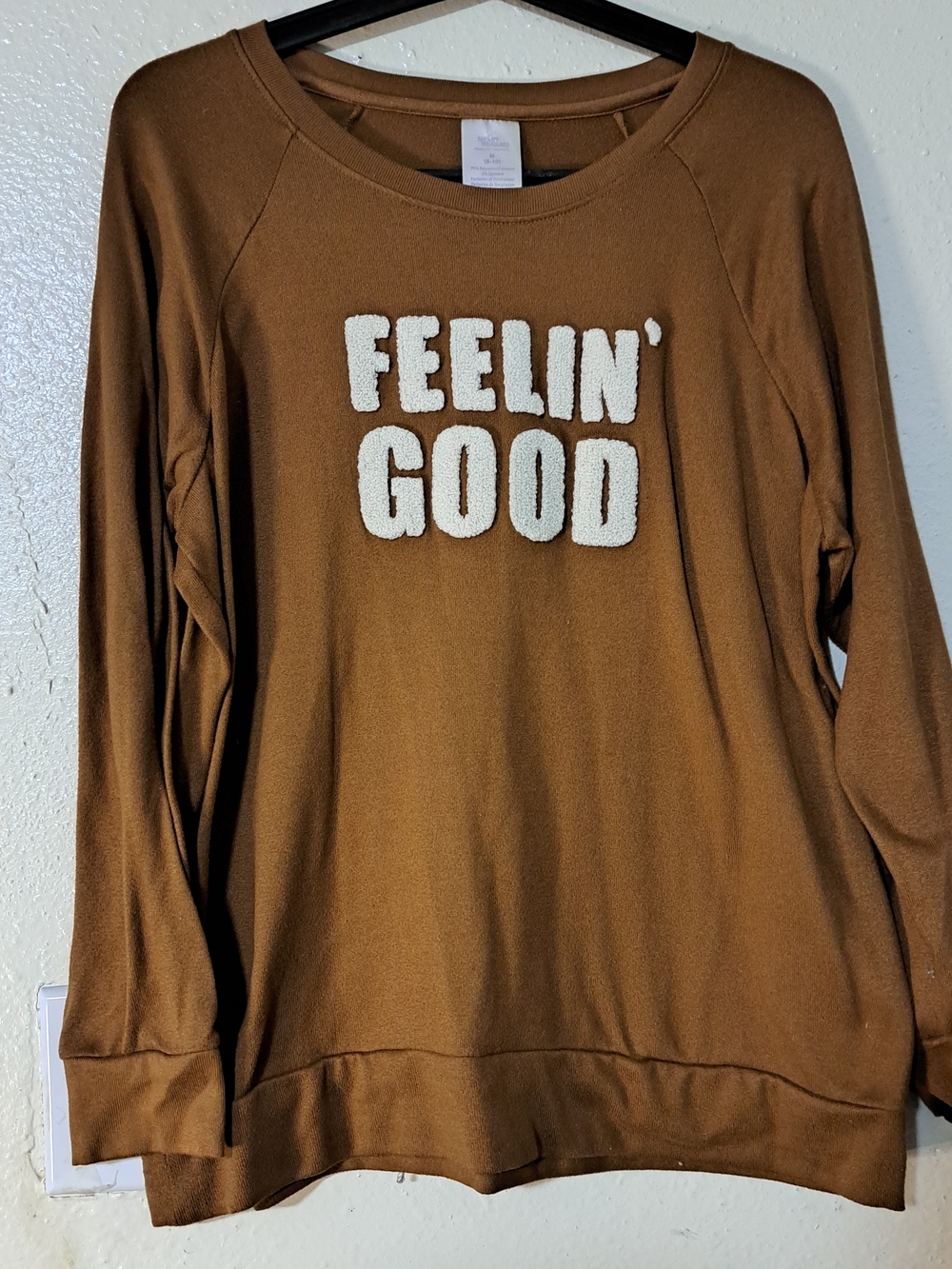 Secret Treasures Medium Brown 'Feelin' Good' Pullover Sweatshirt